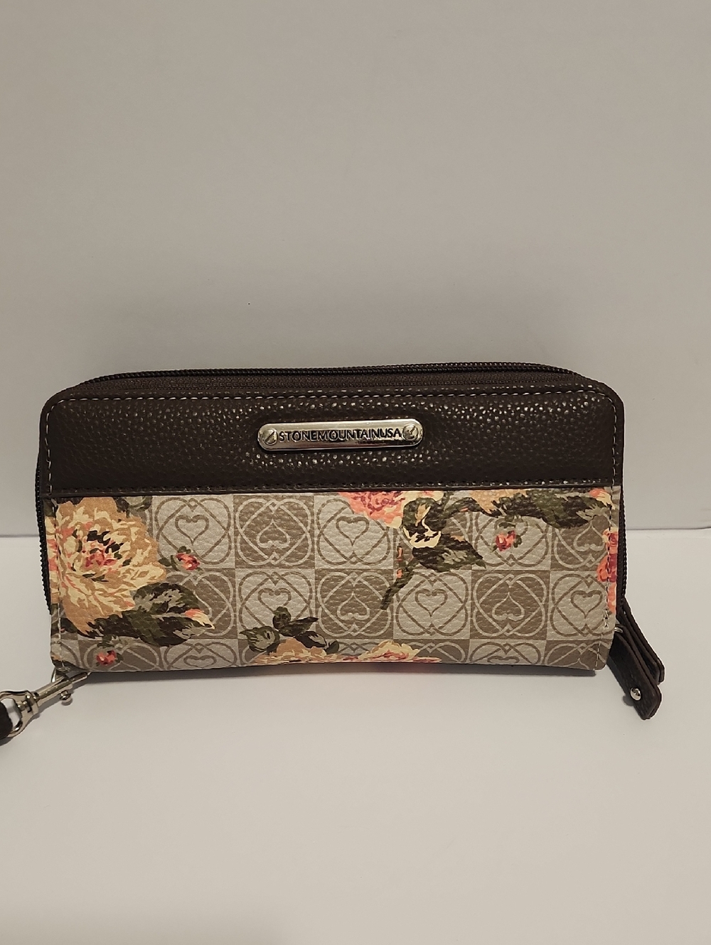 Stone Mountain USA Brown and Floral Women's Wallet Brand New No Tag